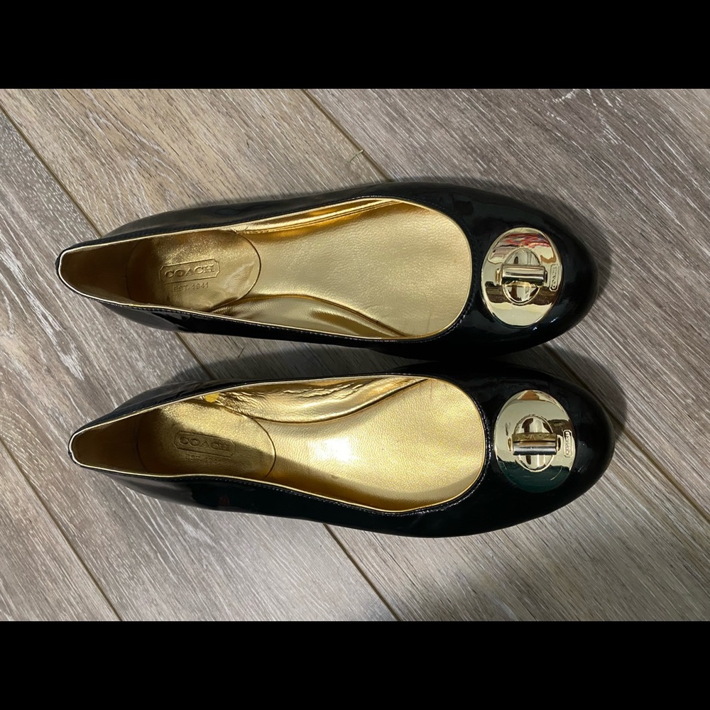 Coach flats